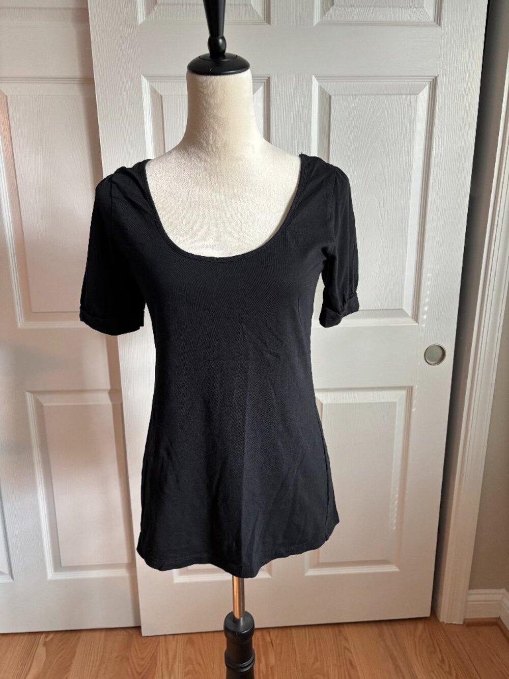 Ann Taylor LOFT Black Top -Size Medium